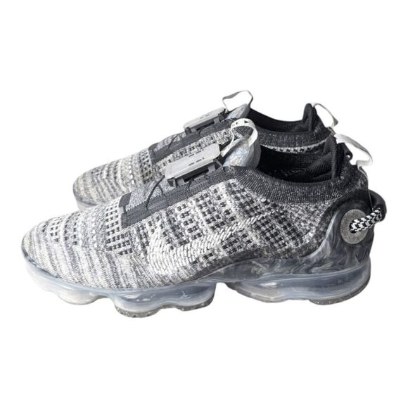 NIKE Air VaporMax 2020 Flyknit \'Oreo\' Running Shoes Size 9.5 main image 9